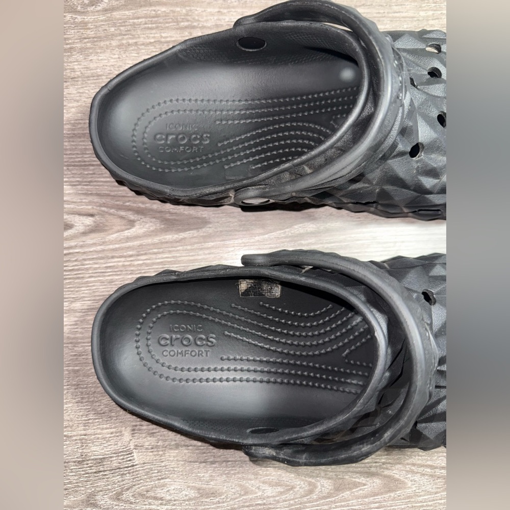CROCS women’s sz 10/ men’s sz 8 ✨ - Picture 3 of 6
